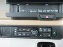ベースグレード　４ＷＤ　バックカメラ　ナビ　フルセグＴＶ　ＤＶＤ　Ｂｌｕｅｔｏｏｔｈ　ＵＳＢ　クリアランスソナー　レーダークルーズコントロール　衝突被害軽減システム　ＬＥＤヘッドランプ　シートヒーター　スマートキー（9枚目）