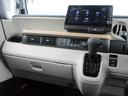 ベースグレード　４ＷＤ　バックカメラ　ナビ　フルセグＴＶ　ＤＶＤ　Ｂｌｕｅｔｏｏｔｈ　ＵＳＢ　クリアランスソナー　レーダークルーズコントロール　衝突被害軽減システム　ＬＥＤヘッドランプ　シートヒーター　スマートキー（13枚目）