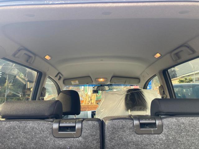 天井トリム擦れ切れや汚れありません。