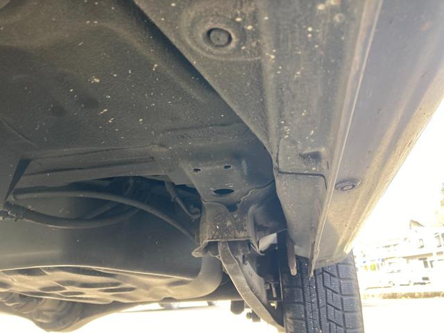 スペーシア Ｇリミテッド　禁煙車両　寒冷地仕様リヤヒーター　ヒーテッドドアミラー　左パワスラ　デュアルブレーキサポート　ＶＳＣ　アイドリングストップ　ＥＴＣ　ＳＤワイドナビ　プライバシーガラス　前席左右シートヒーター（62枚目）