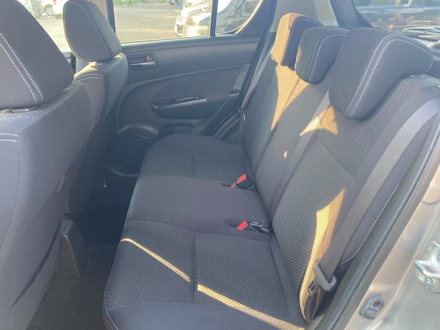 スイフト ＲＳ－ＤＪＥ　禁煙車輛　寒冷地仕様ヒーテッドドアミラー　フロント左右シートヒーター　リヤヒーター　ワイパーディアイサー　デュアルジェットエンジン　クルコン　ステアリングリモコン　パドルシフト　ＶＳＣ　ＥＴＣ（7枚目）