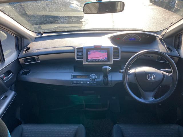 フリードスパイク Ｇ　ジャストセレクション　禁煙車両ルームクリーニング除菌済　リヤヒーター　ヒーテッドドアミラー　ＳＤナビ【ＤＶＤ視聴可】両側スライドドア　ＨＩＤヘッドライト　キーレスエントリー　エンジンスターター　プライバシーガラス　１５ＡＷ（4枚目）