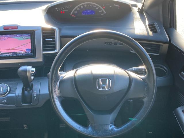 フリードスパイク Ｇ　ジャストセレクション　禁煙車両ルームクリーニング除菌済　リヤヒーター　ヒーテッドドアミラー　ＳＤナビ【ＤＶＤ視聴可】両側スライドドア　ＨＩＤヘッドライト　キーレスエントリー　エンジンスターター　プライバシーガラス　１５ＡＷ（19枚目）