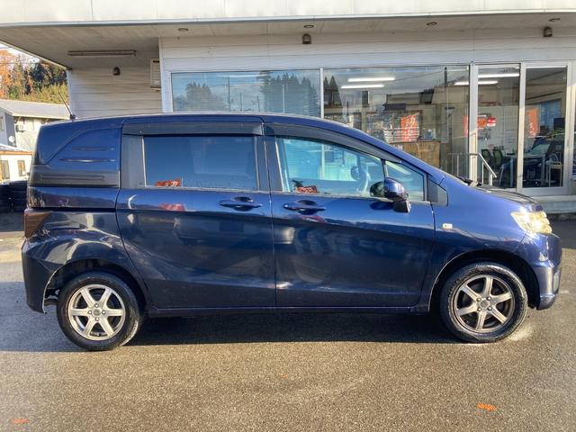 フリードスパイク Ｇ　ジャストセレクション　禁煙車両ルームクリーニング除菌済　リヤヒーター　ヒーテッドドアミラー　ＳＤナビ【ＤＶＤ視聴可】両側スライドドア　ＨＩＤヘッドライト　キーレスエントリー　エンジンスターター　プライバシーガラス　１５ＡＷ（25枚目）