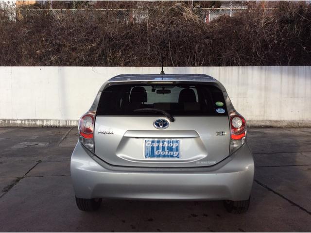 アクア Ｓ　純正ＳＤナビ　スマートキー　オートエアコン　Ｂｌｕｅｔｏｏｔｈ　ＣＤ　ＤＶＤ再生　地デジ（3枚目）