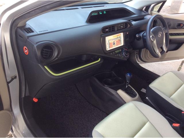 アクア Ｓ　純正ＳＤナビ　スマートキー　オートエアコン　Ｂｌｕｅｔｏｏｔｈ　ＣＤ　ＤＶＤ再生　地デジ（12枚目）