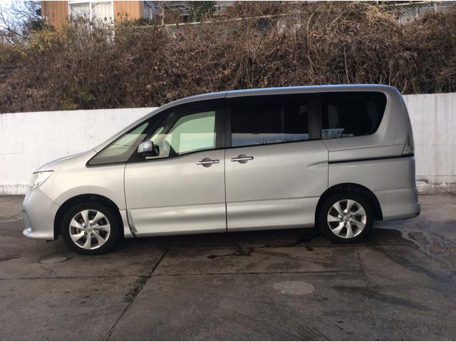 セレナ ハイウェイスター　フリップダウン」モニターＥＴＣ　バックカメラ　ナビ　ＴＶ　オートクルーズコントロール　両側電動スライド　スマートキー　アイドリングストップ　電動格納ミラー　３列シート　純正ＡＷ　ＣＤ　ＤＶＤ再生（4枚目）