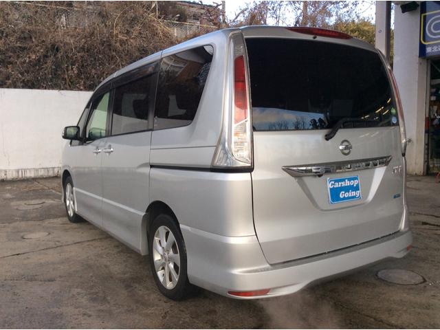 セレナ ハイウェイスター　フリップダウン」モニターＥＴＣ　バックカメラ　ナビ　ＴＶ　オートクルーズコントロール　両側電動スライド　スマートキー　アイドリングストップ　電動格納ミラー　３列シート　純正ＡＷ　ＣＤ　ＤＶＤ再生（9枚目）