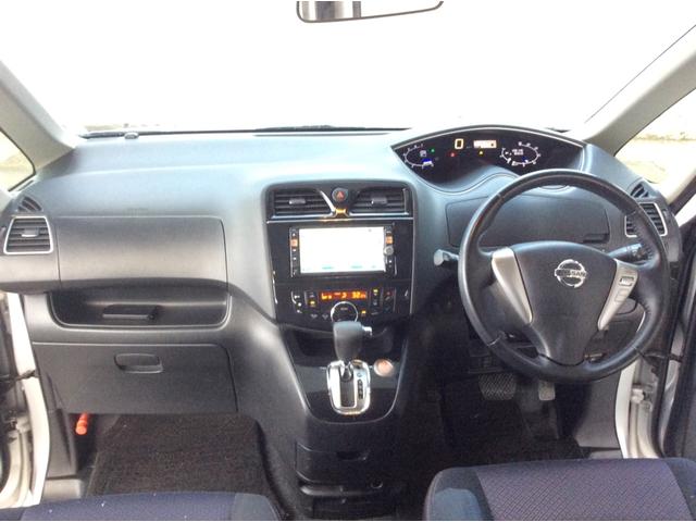 セレナ ハイウェイスター　フリップダウン」モニターＥＴＣ　バックカメラ　ナビ　ＴＶ　オートクルーズコントロール　両側電動スライド　スマートキー　アイドリングストップ　電動格納ミラー　３列シート　純正ＡＷ　ＣＤ　ＤＶＤ再生（10枚目）