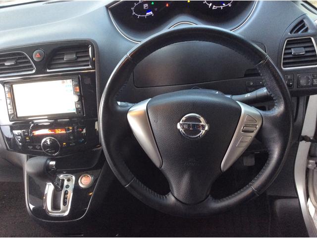 セレナ ハイウェイスター　フリップダウン」モニターＥＴＣ　バックカメラ　ナビ　ＴＶ　オートクルーズコントロール　両側電動スライド　スマートキー　アイドリングストップ　電動格納ミラー　３列シート　純正ＡＷ　ＣＤ　ＤＶＤ再生（14枚目）