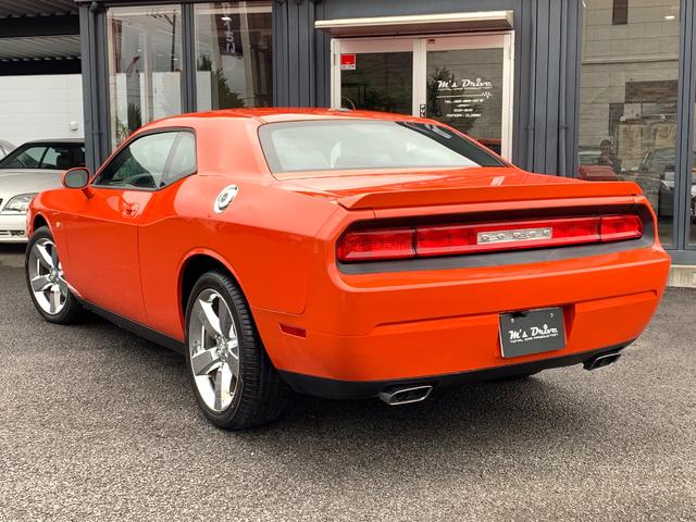 ダッジ・チャレンジャー Ｒ／Ｔ　５．７ＨＥＭＩ／ブルーフレーム新車並行／ＣＡＲＦＡＸ走行証明付／ブラックレザー／パワーシート／シートヒーター／ＥＴＣ／クルーズコントロール／前後ドラレコ付デジタルインナーミラー（10枚目）