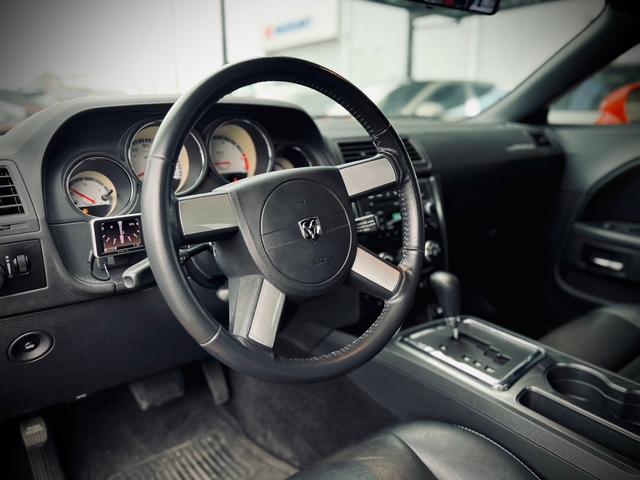 ダッジ・チャレンジャー Ｒ／Ｔ　５．７ＨＥＭＩ／ブルーフレーム新車並行／ＣＡＲＦＡＸ走行証明付／ブラックレザー／パワーシート／シートヒーター／ＥＴＣ／クルーズコントロール／前後ドラレコ付デジタルインナーミラー（27枚目）