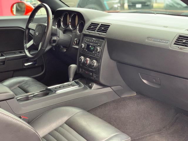 ダッジ・チャレンジャー Ｒ／Ｔ　５．７ＨＥＭＩ／ブルーフレーム新車並行／ＣＡＲＦＡＸ走行証明付／ブラックレザー／パワーシート／シートヒーター／ＥＴＣ／クルーズコントロール／前後ドラレコ付デジタルインナーミラー（30枚目）