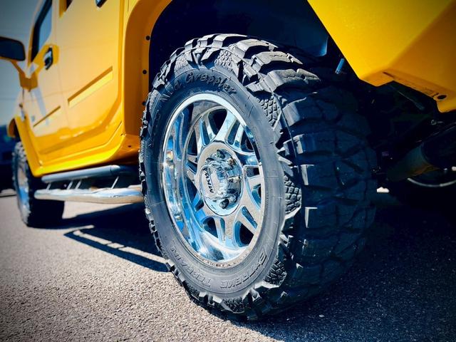 ハマーＨ２ ラグジュアリーパッケージ　新車並行／ＭＫＷ２０インチ／ＮＩＴＴＯマッドタイヤ／ワンオフ４本出しマフラー／新品ＬＥＤヘッドライト／ＨＤＤナビＴＶ／バックカメラ（18枚目）