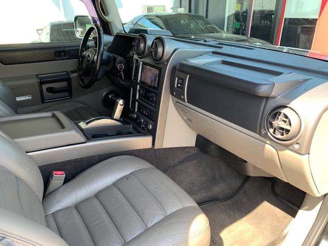 ハマーＨ２ 　新車並行／ＬＥＸＡＮＩ２６インチ／ＣＲＯＳＳ４本出マフラー／本革シート／サンルーフ／実走行／ナビＴＶ／バックカメラ／前後ドラレコ／スモークテール／外装マッチペイント済（20枚目）