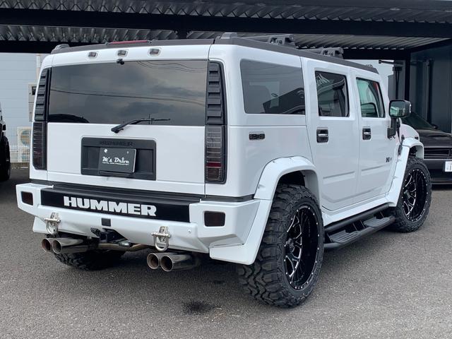 ハマーＨ２ ラグジュアリーパッケージ　新車並行／０８年最終型／社外オーバーフェンダー／新品ＨＡＲＤＲＯＣＫ２２インチ／新品マッドタイヤ／新品ＬＥＤヘッドライト／ワンオフ４本出マフラー／ＬＥＤスモークテール／ナビＴＶ（8枚目）
