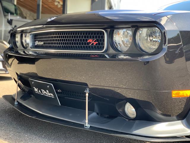 ダッジ・チャレンジャー ＳＥ　新車並行／ＣＡＲＦＡＸ走行証明書付／サンルーフ／黒革パワーシート／社外２０インチ／ＢＯＲＬＡマフラー／フルタップ車高調／ＳＲＴ用フロントリップ／フロントスプリッター／ナビ／バックカメラ／クルコン（3枚目）