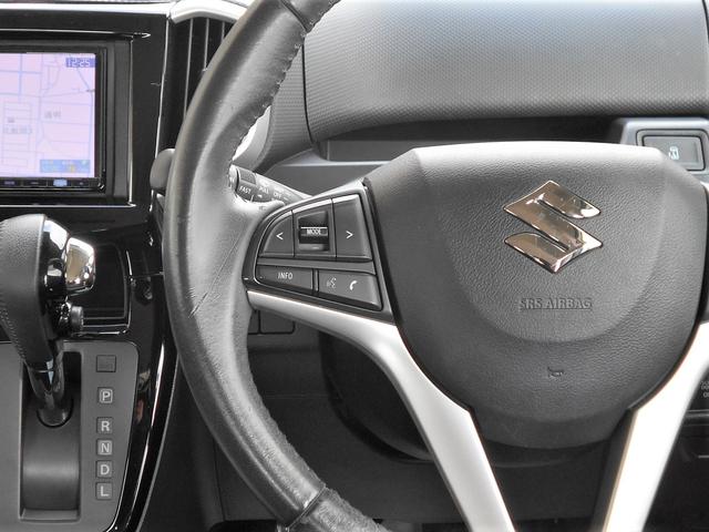 ステアリングには様々なスイッチが付いておりますので運転しながらの操作も楽ちんです♪