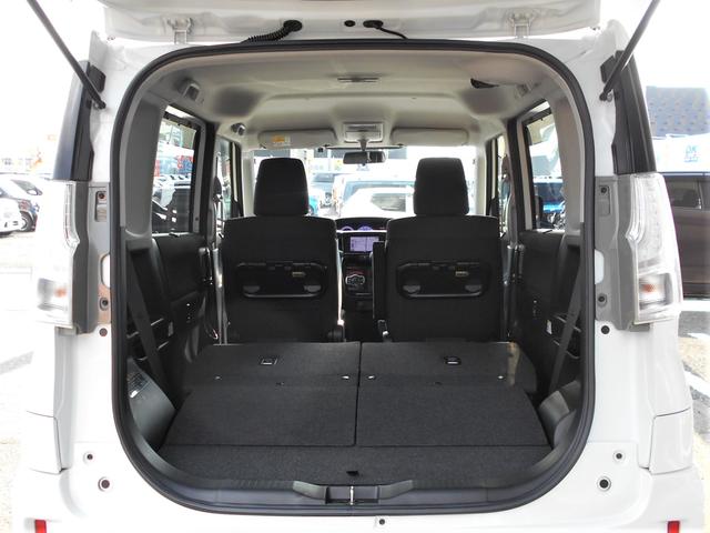 ２列目を倒すことでご覧の様に更にカーゴスペースが広がります♪荷物が増えた時は重宝しますね♪