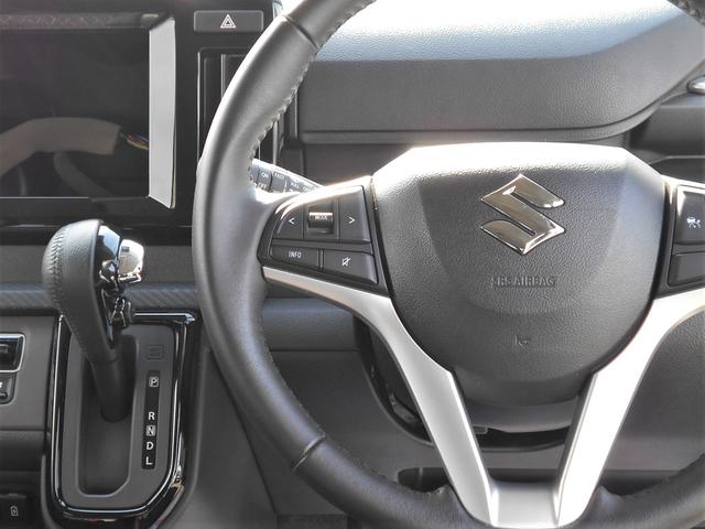 ステアリングには様々なスイッチが付いておりますので運転しながらの操作も楽ちんです♪