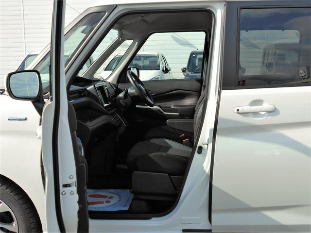 長距離ドライブなどでとっても重宝されるアームレスト付き！ドライバーの負担を軽減してくれます♪