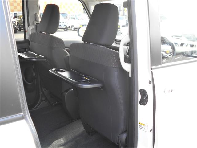 運転席シートバックテーブル