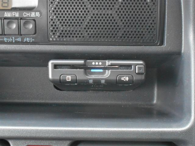 キャリイトラック ＫＣエアコン・パワステ　４ＷＤ　マニュアル５速　ＥＴＣ　エアコン　オートライト　衝突被害軽減システム　アイドリングストップ　横滑り防止機能　キーレスエントリー（12枚目）