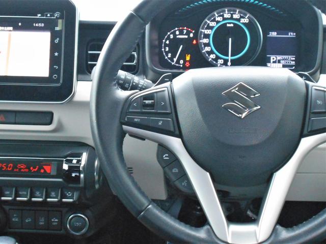 �X�e�A�����O�ɂ͗l�X�ȃX�C�b�`���t���Ă���܂��̂ŉ^�]���Ȃ���̑�����y����ł���