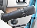 オートライト搭載なので暗くなると自動でライトが付いて便利です!対向車への視認性も向上するので安全面もUPしますね♪