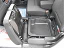 助手席のシート下にも収納スペースがございますのでとっても便利ですね♪