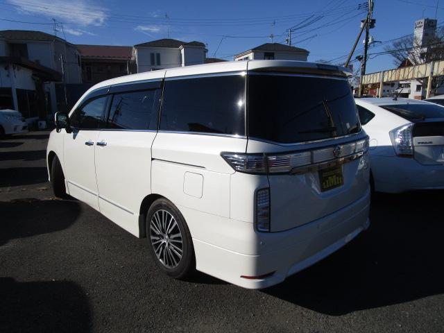 エルグランド ２５０ハイウェイスタープレミアム　両側パワスラ　純正ナビフルセグＴＶ　Ｂｌｕｅｔｏｏｔｈ　バックカメラ　本革シート　パワーシート　ビルトＥＴＣ　ローダウン　シートヒーター　スマートキ　プッシュスタート　クルーズコントロール　後期型（4枚目）