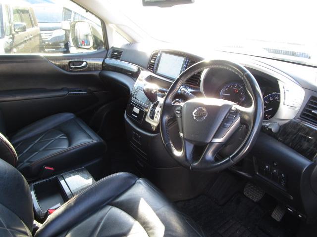 エルグランド ２５０ハイウェイスタープレミアム　両側パワスラ　純正ナビフルセグＴＶ　Ｂｌｕｅｔｏｏｔｈ　バックカメラ　本革シート　パワーシート　ビルトＥＴＣ　ローダウン　シートヒーター　スマートキ　プッシュスタート　クルーズコントロール　後期型（7枚目）