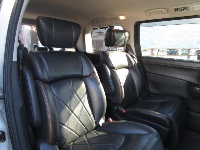 エルグランド ２５０ハイウェイスタープレミアム　両側パワスラ　純正ナビフルセグＴＶ　Ｂｌｕｅｔｏｏｔｈ　バックカメラ　本革シート　パワーシート　ビルトＥＴＣ　ローダウン　シートヒーター　スマートキ　プッシュスタート　クルーズコントロール　後期型（9枚目）