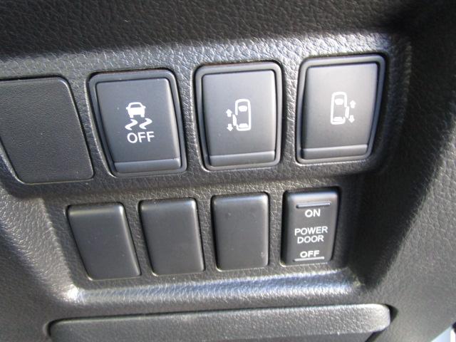 エルグランド ２５０ハイウェイスタープレミアム　両側パワスラ　純正ナビフルセグＴＶ　Ｂｌｕｅｔｏｏｔｈ　バックカメラ　本革シート　パワーシート　ビルトＥＴＣ　ローダウン　シートヒーター　スマートキ　プッシュスタート　クルーズコントロール　後期型（12枚目）