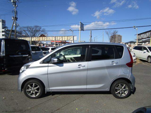 デイズ Ｘ　純正ナビ　フルセグＴＶ　Ｂｌｕｅｔｏｏｔｈ　アラウンドビューモニター　バックカメラ　プッシュスタート　スマートキー　アイドリングストップ　ＥＴＣ（5枚目）