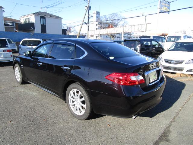 シーマ ハイブリッド ハイブリッド車 サンルーフ ワンオーナ ユーザー買取 純正ナビフルセグTV Bカメラ クルコン ビルトETC Bluetooth シートヒーター オートライト BOSEサウンド スマートキー キセノン(6枚目)