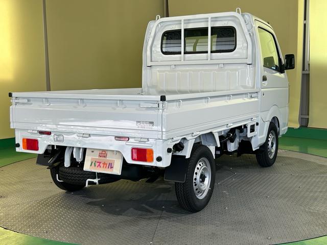 キャリイトラック ＫＣエアコン・パワステ　届出済未使用車　４ＷＤ　５速ＭＴ　横滑り防止装置　パワーステアリング　マニュアルレベライザー　純正ラジオ　マニュアルエアコン（30枚目）