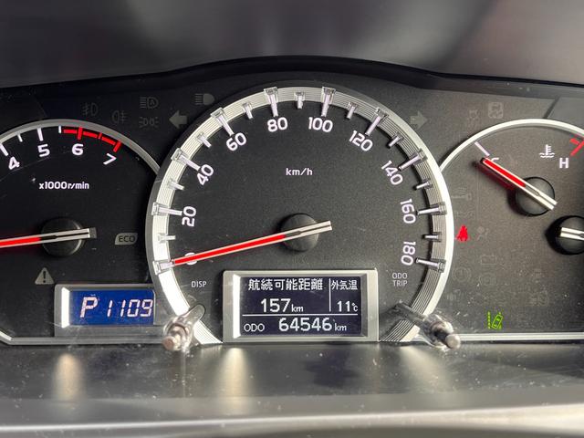 ハイエースワゴン ＧＬ　ＷエアＢ　衝突安全ボディ　Ａライト　４ＷＤ車　ダブルエアコン　キーレスエントリー　１００Ｖ　横滑り防止　ＡＢＳ　パワステ　ドライブレコーダー　オートマチックハイビーム　セキュリティー　定期点検記録簿（13枚目）