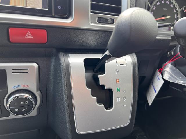 ハイエースワゴン ＧＬ　ＷエアＢ　衝突安全ボディ　Ａライト　４ＷＤ車　ダブルエアコン　キーレスエントリー　１００Ｖ　横滑り防止　ＡＢＳ　パワステ　ドライブレコーダー　オートマチックハイビーム　セキュリティー　定期点検記録簿（19枚目）