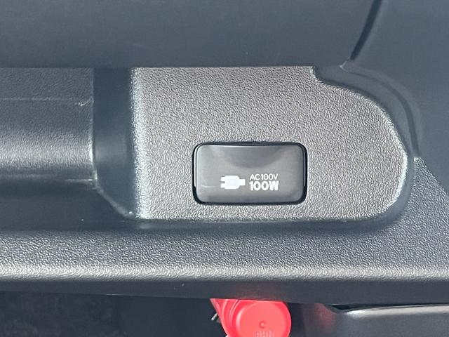 ハイエースワゴン ＧＬ　ＷエアＢ　衝突安全ボディ　Ａライト　４ＷＤ車　ダブルエアコン　キーレスエントリー　１００Ｖ　横滑り防止　ＡＢＳ　パワステ　ドライブレコーダー　オートマチックハイビーム　セキュリティー　定期点検記録簿（21枚目）