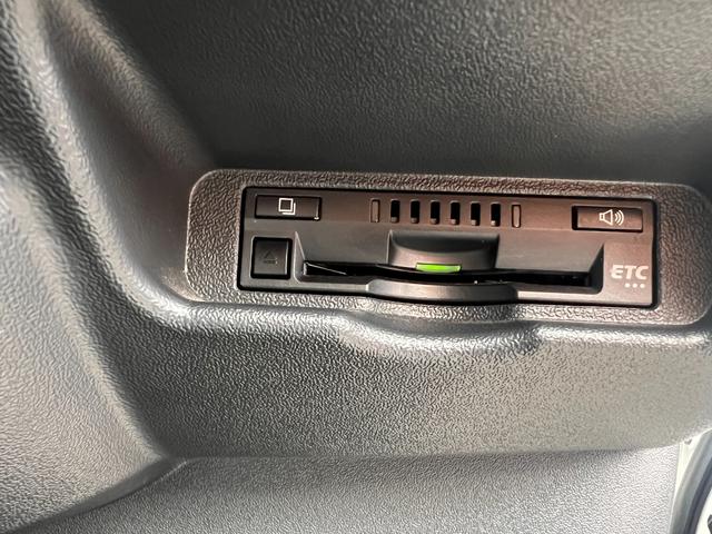 ハイエースワゴン ＧＬ　ＷエアＢ　衝突安全ボディ　Ａライト　４ＷＤ車　ダブルエアコン　キーレスエントリー　１００Ｖ　横滑り防止　ＡＢＳ　パワステ　ドライブレコーダー　オートマチックハイビーム　セキュリティー　定期点検記録簿（22枚目）