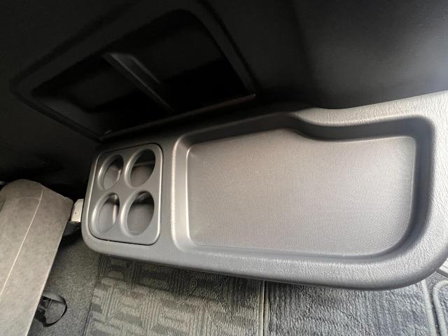 ハイエースワゴン ＧＬ　ＷエアＢ　衝突安全ボディ　Ａライト　４ＷＤ車　ダブルエアコン　キーレスエントリー　１００Ｖ　横滑り防止　ＡＢＳ　パワステ　ドライブレコーダー　オートマチックハイビーム　セキュリティー　定期点検記録簿（33枚目）