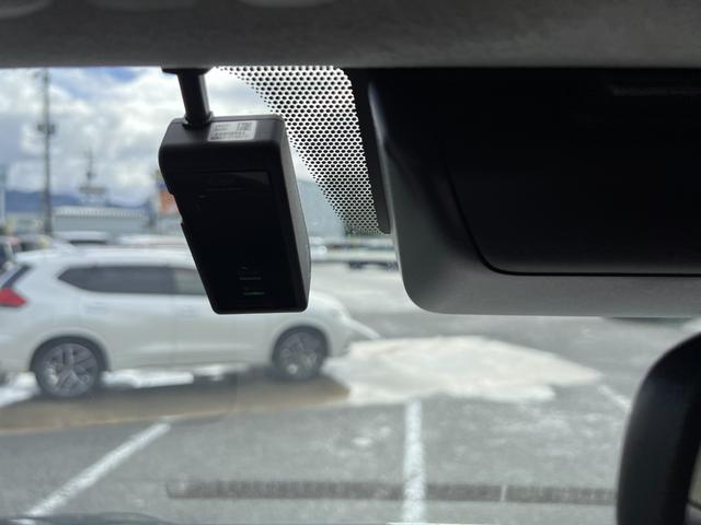 ハイエースワゴン ＧＬ　ＷエアＢ　衝突安全ボディ　Ａライト　４ＷＤ車　ダブルエアコン　キーレスエントリー　１００Ｖ　横滑り防止　ＡＢＳ　パワステ　ドライブレコーダー　オートマチックハイビーム　セキュリティー　定期点検記録簿（34枚目）