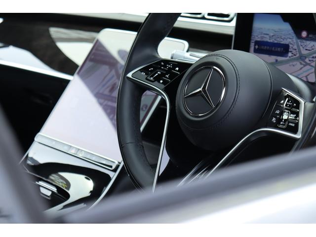 Ｓクラス Ｓ５００　４マチック　ＡＭＧライン　ＡＲヘッドアップディスプレイ／３Ｄコックピットディスプレイ／レザーエクスクルーシブＰＫＧ／ベーシックＰＫＧ／リアコンフォートＰＫＧ／パノラマサンルーフ／パフュームアトマイザー／メルセデス保証プラス加入（31枚目）