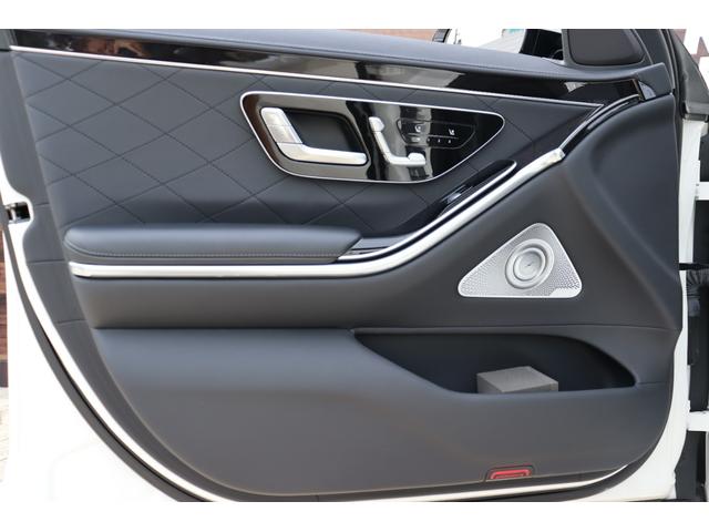 Ｓクラス Ｓ５００　４マチック　ＡＭＧライン　ＡＲヘッドアップディスプレイ／３Ｄコックピットディスプレイ／レザーエクスクルーシブＰＫＧ／ベーシックＰＫＧ／リアコンフォートＰＫＧ／パノラマサンルーフ／パフュームアトマイザー／メルセデス保証プラス加入（52枚目）