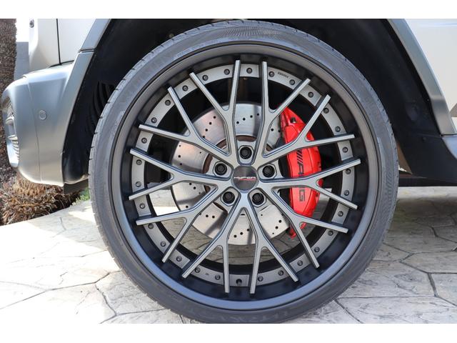 Ｇクラス Ｇ６３　２０ｔｈＡｎｎｉｖｅｒｓａｒｙ／国内１００台限定特別仕様車／左ハンドル／ナイトＰＫＧ／スライディングルーフ／Ｂｕｒｍｅｓｔｅｒサウンド／ＢＲＡＢＵＳマフラー／Ｈｙｐｅｒ　ｆｏｒｇｅｄ２４インチアルミ／（13枚目）
