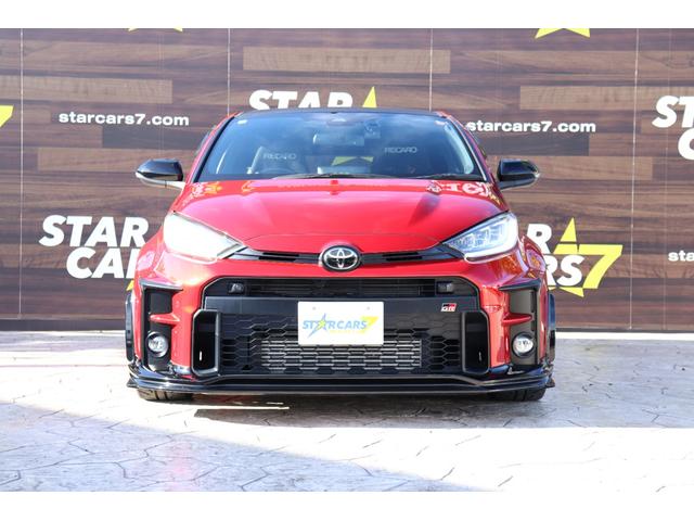 ＧＲヤリス ＲＺ　ハイパフォーマンス　ファースト　エディション　ＧＲエアロキット　ＲＥＣＡＲＯ２脚　ＦＵＪＩＳＵＢＯマフラー　ＶｏｌｋＲａｃｉｎｇ１８インチアルミ　ＪＢＬサウンド　ＢＬＩＴＺエアクリーナー　ＢＬＩＴＺスロコン　純正ＯＰマーブル柄カーボンルーフ（2枚目）