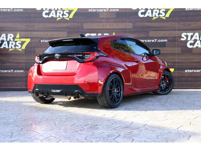 ＧＲヤリス ＲＺ　ハイパフォーマンス　ファースト　エディション　ＧＲエアロキット　ＲＥＣＡＲＯ２脚　ＦＵＪＩＳＵＢＯマフラー　ＶｏｌｋＲａｃｉｎｇ１８インチアルミ　ＪＢＬサウンド　ＢＬＩＴＺエアクリーナー　ＢＬＩＴＺスロコン　純正ＯＰマーブル柄カーボンルーフ（19枚目）