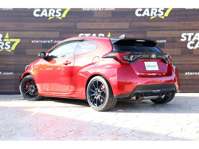 ＧＲヤリス ＲＺ　ハイパフォーマンス　ファースト　エディション　ＧＲエアロキット　ＲＥＣＡＲＯ２脚　ＦＵＪＩＳＵＢＯマフラー　ＶｏｌｋＲａｃｉｎｇ１８インチアルミ　ＪＢＬサウンド　ＢＬＩＴＺエアクリーナー　ＢＬＩＴＺスロコン　純正ＯＰマーブル柄カーボンルーフ（21枚目）