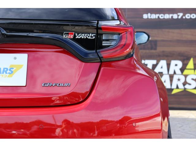 ＧＲヤリス ＲＺ　ハイパフォーマンス　ファースト　エディション　ＧＲエアロキット　ＲＥＣＡＲＯ２脚　ＦＵＪＩＳＵＢＯマフラー　ＶｏｌｋＲａｃｉｎｇ１８インチアルミ　ＪＢＬサウンド　ＢＬＩＴＺエアクリーナー　ＢＬＩＴＺスロコン　純正ＯＰマーブル柄カーボンルーフ（24枚目）